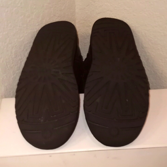 Ugg Classic Short Sequined Sparkly Boots - Picture 15 of 16